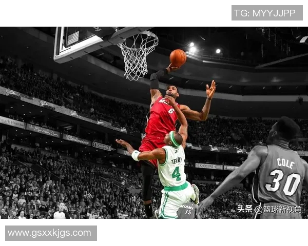 篮球明星与足球明星颜值对比谁更具魅力与吸引力的深度分析与讨论 篮球明星与足球明星颜值对比谁更具魅力与吸引力的深度分析与讨论