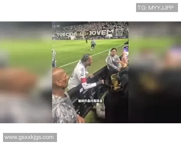 足球明星因场外冲突与他人发生激烈争执引发媒体热议与球迷关注 足球明星因场外冲突与他人发生激烈争执引发媒体热议与球迷关注