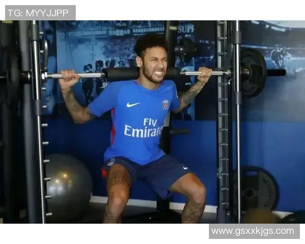 足球明星腹肌大揭秘强健身材训练视频带你领略运动魅力与健康生活 足球明星腹肌大揭秘强健身材训练视频带你领略运动魅力与健康生活