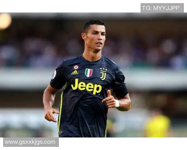 劳姓足球明星的辉煌历程与成就解析