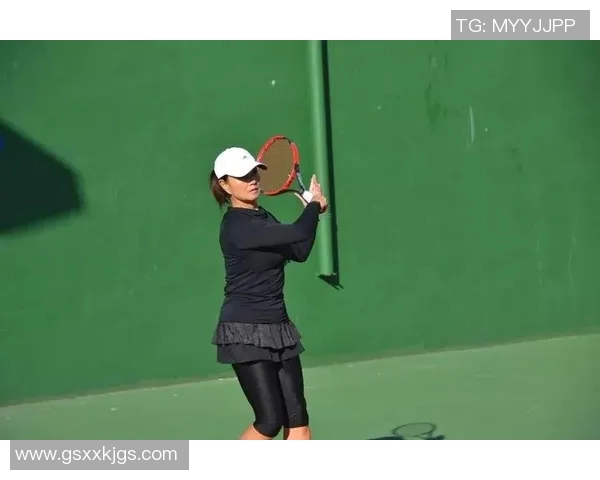 南京网球队与成都网球队赛后复盘探讨团队协作的成功与不足